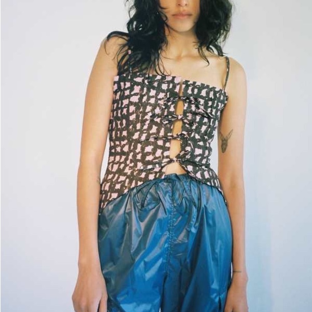 Helena Manzano Isleta Bow Top